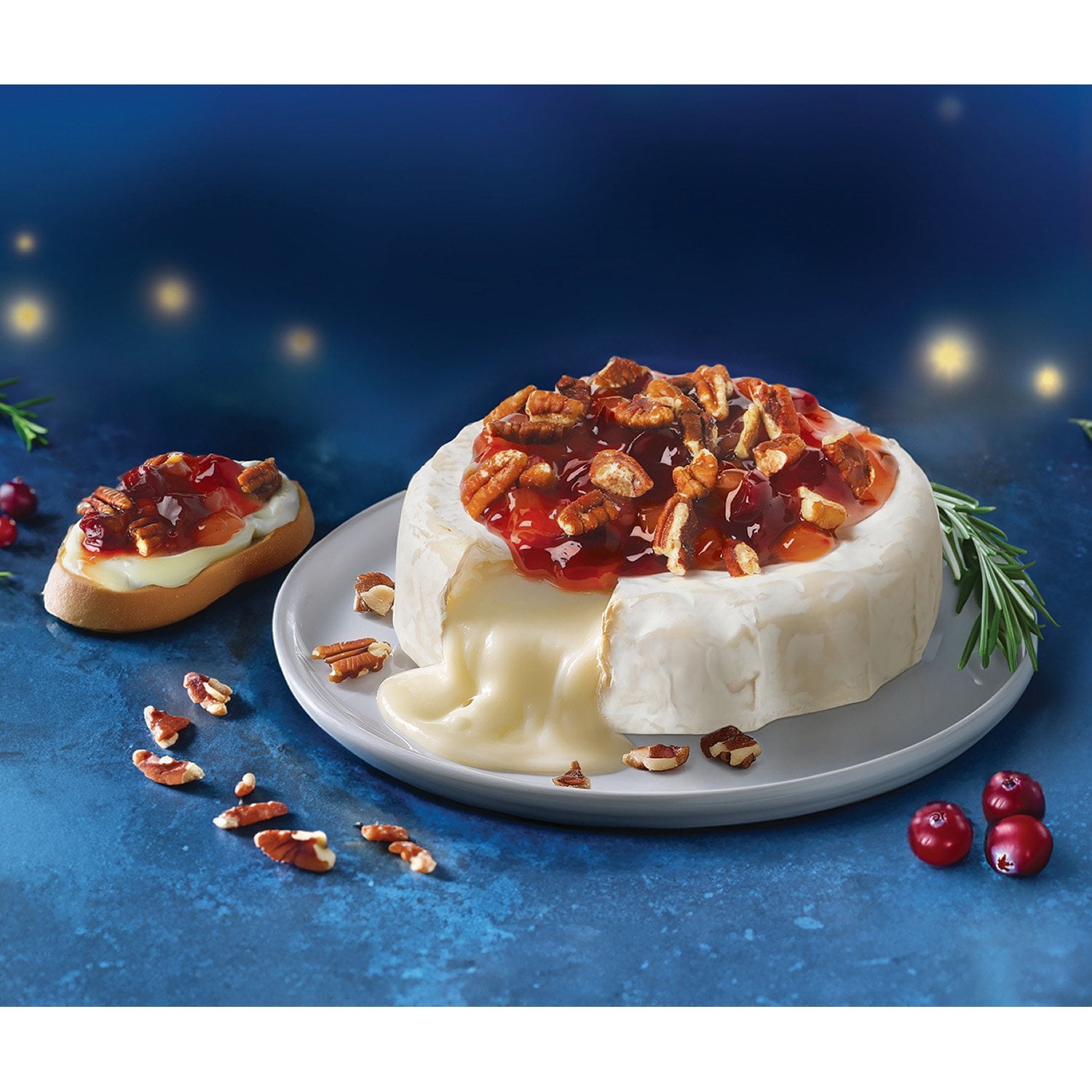 Brie Blocks Member's Mark Cranberry Apple Topped Brie Kit, 23 oz.
